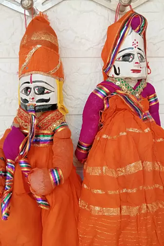 traditional rajasthani colorful wooden face string wood folk puppets kathputli doll for home decor (pack of 2)