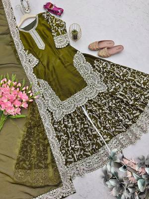 Heavy Fendi Silk Thread Embroidered Kurta Palazzo Set 5