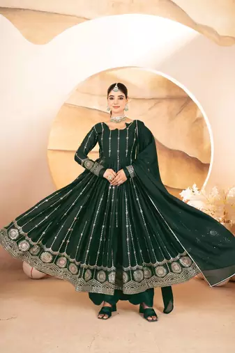 Women’s Dark Green Embroidered Anarkali Kurta Set With Dupatta & Pent