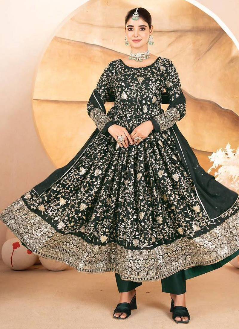 Women’s Dark Green Embroidered Anarkali Kurta Set With Dupatta & Pent