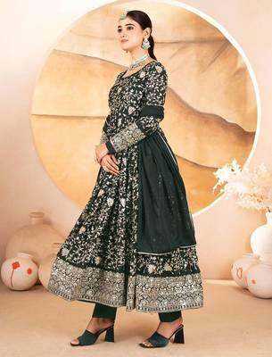 Women’s Dark Green Embroidered Anarkali Kurta Set With Dupatta & Pent 2