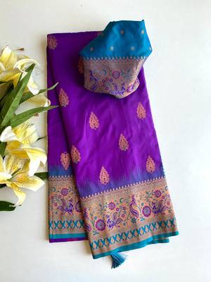 violet color zari weaves and meenakari work in border having contrast pallu silk blend saree 4