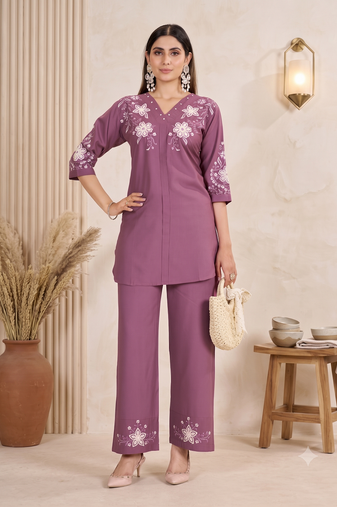 Women's oniun embroidered kurti with pant set
