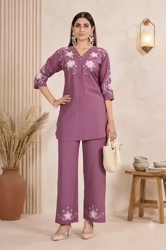 Women's oniun embroidered kurti with pant set