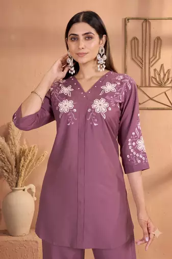 Women's oniun embroidered kurti with pant set
