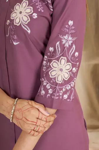 Women's oniun embroidered kurti with pant set