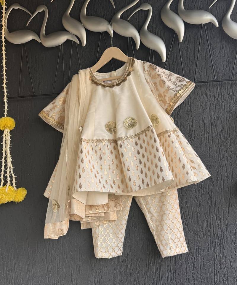 Off white embroidered chanderi cotton silk kurti set