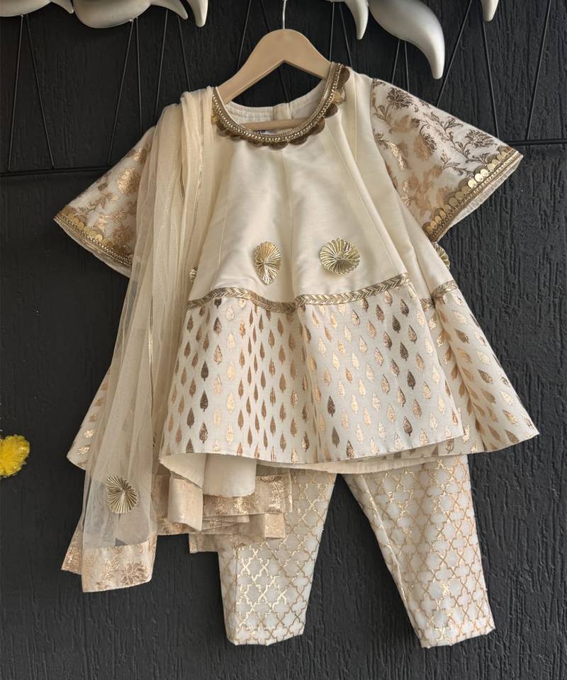 Off white embroidered chanderi cotton silk kurti set