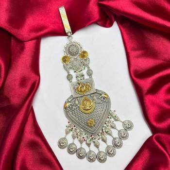 Handcrafted Oxidized Brass Chabi Challa Saree Keychain, Dual Tone Ethnic Accessory 2