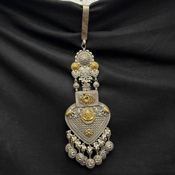Handcrafted Oxidized Brass Chabi Challa Saree Keychain, Dual Tone Ethnic Accessory 3