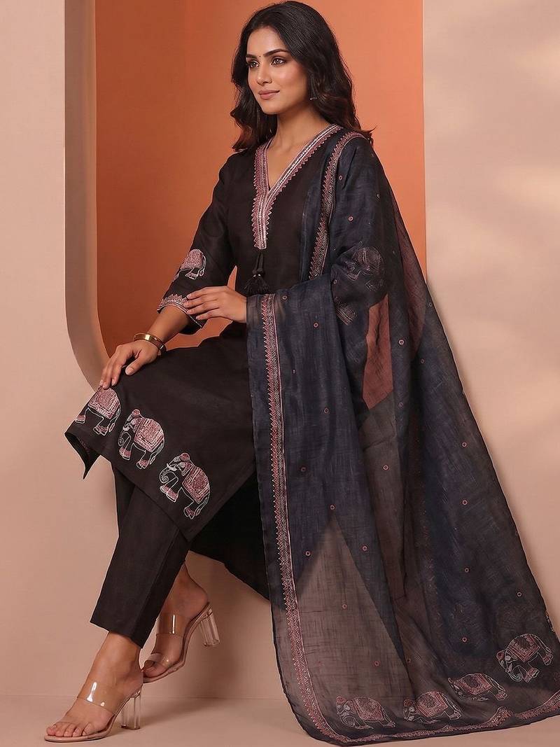 Women Ethnic Motifs Embroidered Regular Thread Work Kurta with Trousers & With Dupatta