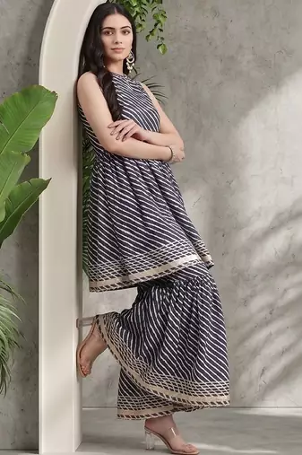 Women Printed Regular Sequinned Kurta with Sharara & With Dupatta