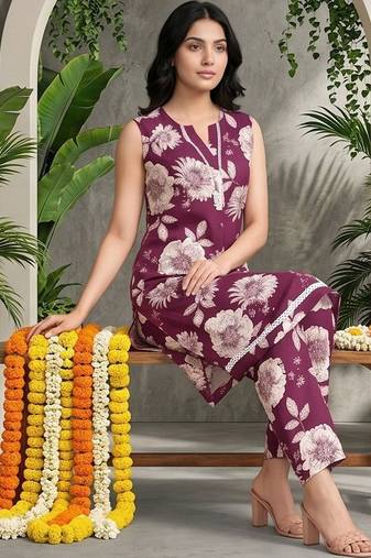 Women Floral Printed Regular Pure Cotton Kurta with Trousers