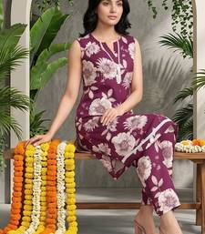 Women Floral Printed Regular Pure Cotton Kurta with Trousers