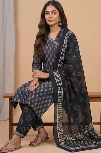Women Ethnic Motifs Printed Regular Kurta with Trousers & With Dupatta