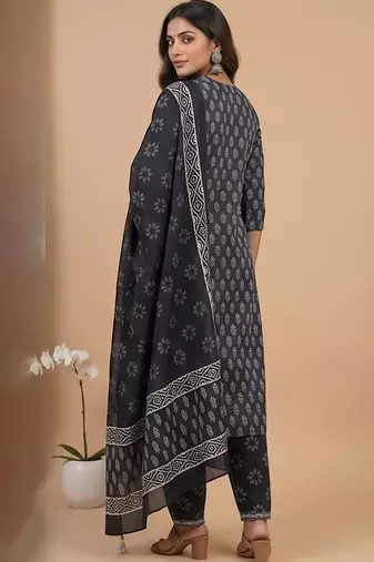 Women Ethnic Motifs Printed Regular Kurta with Trousers & With Dupatta