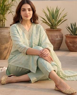 Women Ethnic Motifs Embroidered Regular Thread Work Kurta with Trousers & With Dupatta 3