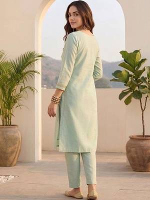 Women Ethnic Motifs Embroidered Regular Thread Work Kurta with Trousers & With Dupatta 4