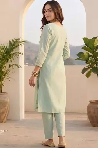 Women Ethnic Motifs Embroidered Regular Thread Work Kurta with Trousers & With Dupatta