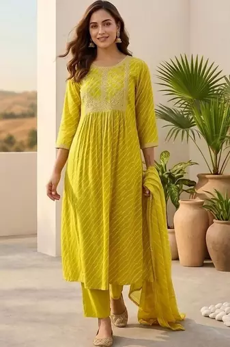 Women Printed Empire Thread Work Kurta with Trousers & With Dupatta