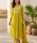 Women Printed Empire Thread Work Kurta with Trousers & With Dupatta