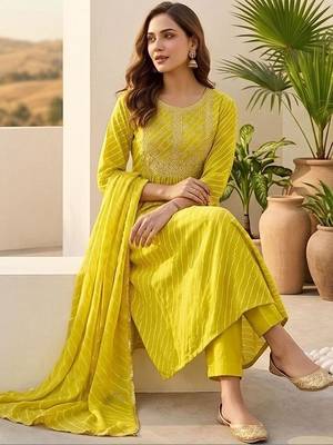 Women Printed Empire Thread Work Kurta with Trousers & With Dupatta 2