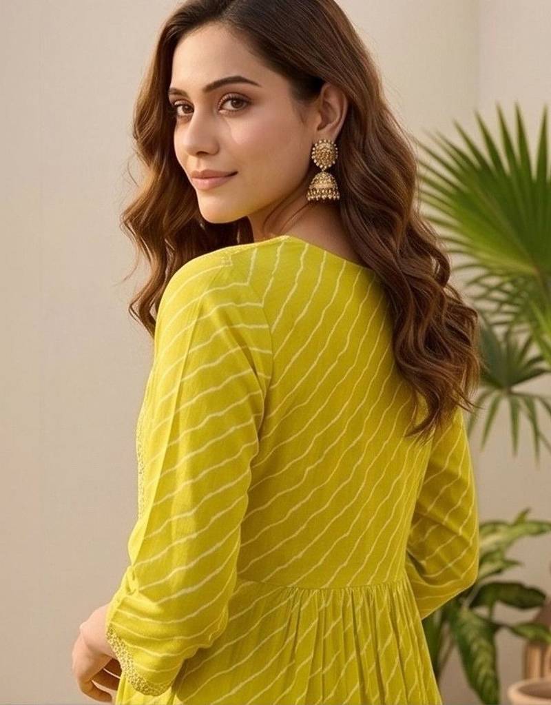 Women Printed Empire Thread Work Kurta with Trousers & With Dupatta
