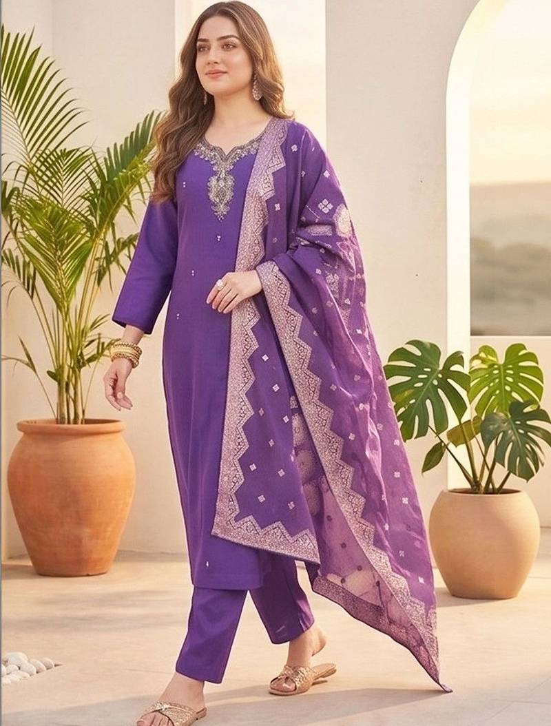 Women Ethnic Motifs Embroidered Regular Thread Work Kurta with Trousers & With Dupatta
