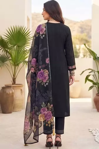 Women Floral Embroidered Pure Cotton Kurta with Trousers & With Dupatta