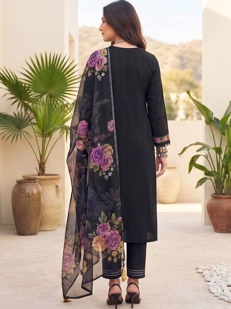 Women Floral Embroidered Pure Cotton Kurta with Trousers & With Dupatta