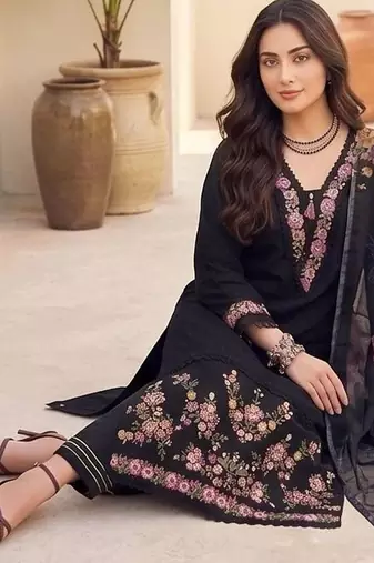 Women Floral Embroidered Pure Cotton Kurta with Trousers & With Dupatta