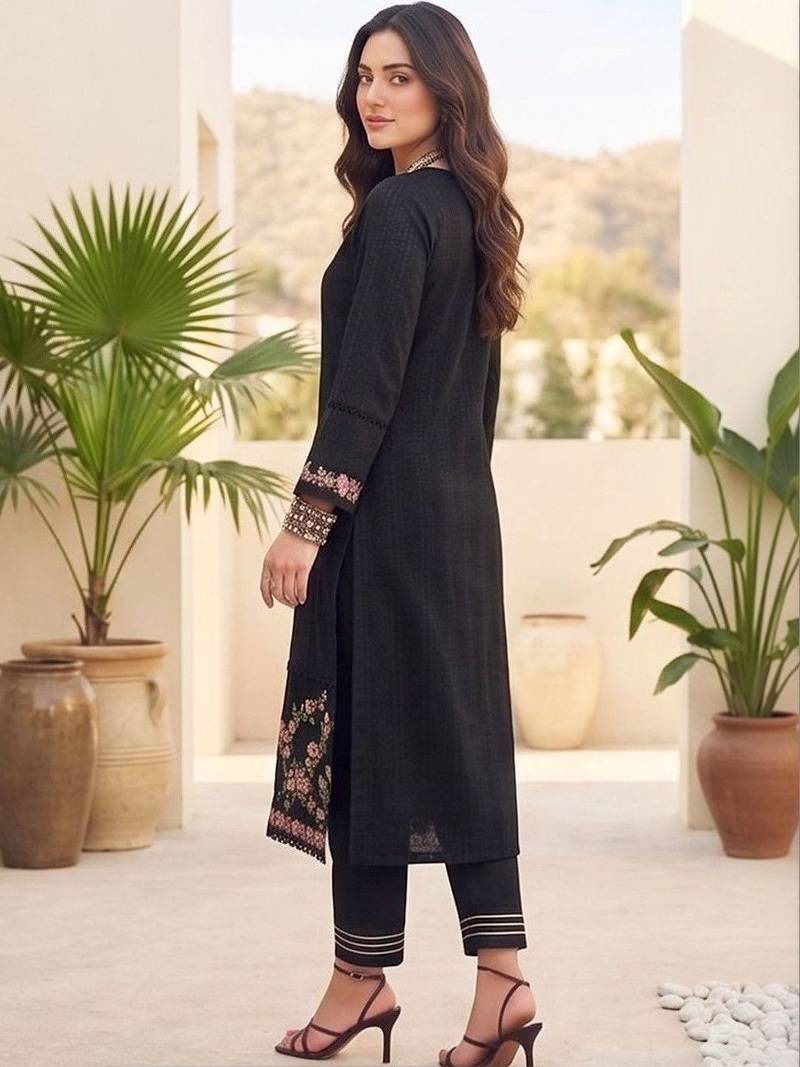 Women Floral Embroidered Pure Cotton Kurta with Trousers & With Dupatta