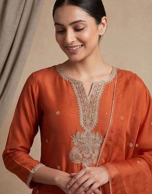 Women Ethnic Motifs Embroidered Regular Thread Work Kurta with Trousers & With Dupatta 3