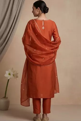 Women Ethnic Motifs Embroidered Regular Thread Work Kurta with Trousers & With Dupatta