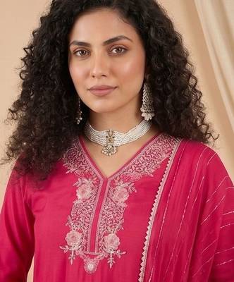 Women Ethnic Motifs Embroidered Regular Thread Work Kurta with Trousers & With Dupatta 2