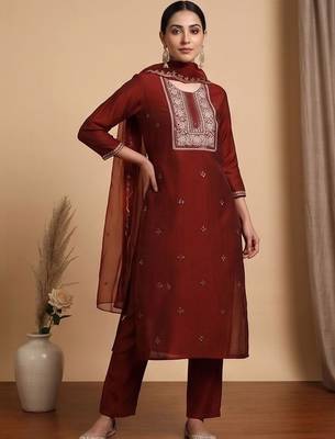 Women Ethnic Motifs Embroidered Regular Thread Work Kurta with Trousers & With Dupatta 3