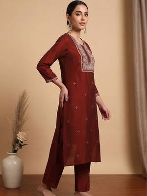 Women Ethnic Motifs Embroidered Regular Thread Work Kurta with Trousers & With Dupatta 4
