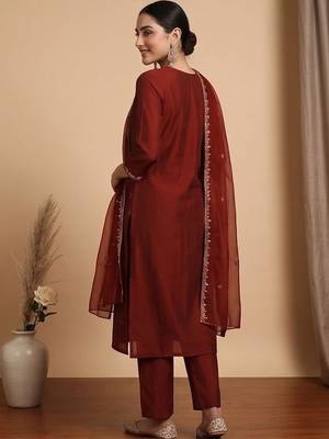 Women Ethnic Motifs Embroidered Regular Thread Work Kurta with Trousers & With Dupatta 7