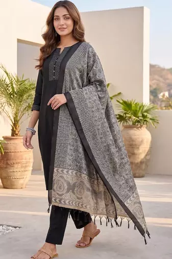 Women Ethnic Motifs Yoke Design Regular Kurta with Trousers & With Dupatta