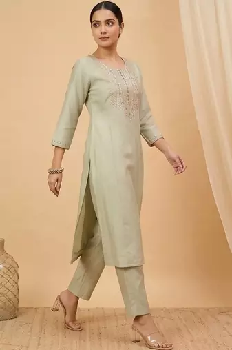 Women Ethnic Motifs Embroidered Regular Thread Work Kurta with Trousers & With Dupatta