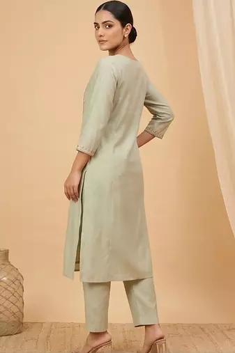 Women Ethnic Motifs Embroidered Regular Thread Work Kurta with Trousers & With Dupatta