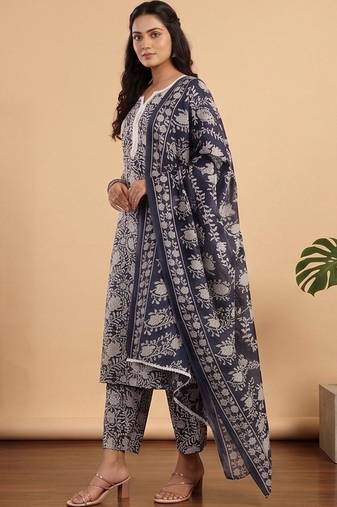 Women Floral Printed Regular Kurta with Trousers & With Dupatta
