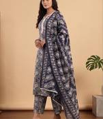 Women Floral Printed Regular Kurta with Trousers & With Dupatta