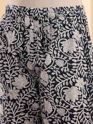 Women Floral Printed Regular Kurta with Trousers & With Dupatta 4