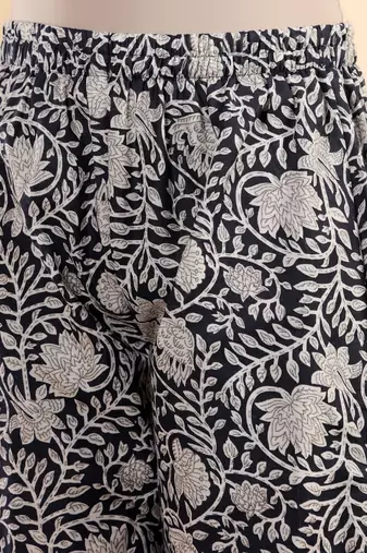 Women Floral Printed Regular Kurta with Trousers & With Dupatta