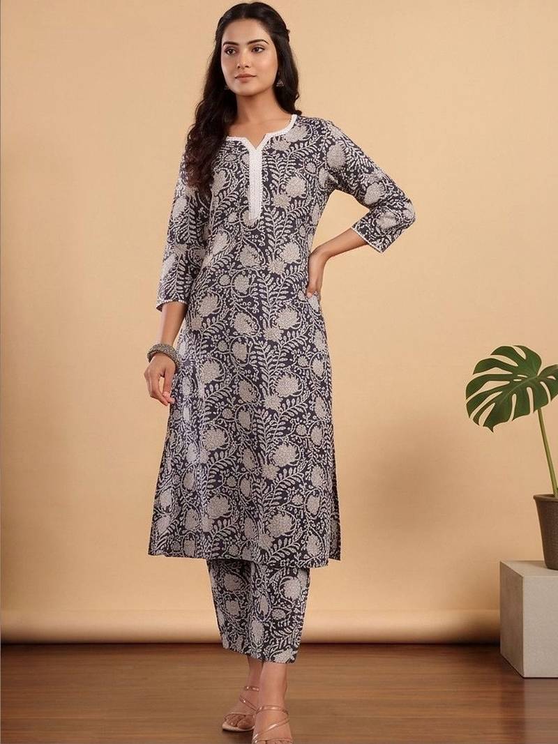Women Floral Printed Regular Kurta with Trousers & With Dupatta