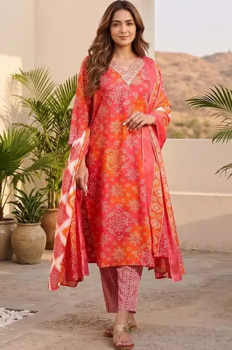 Women Ethnic Motifs Printed Regular Kurta with Trousers & With Dupatta