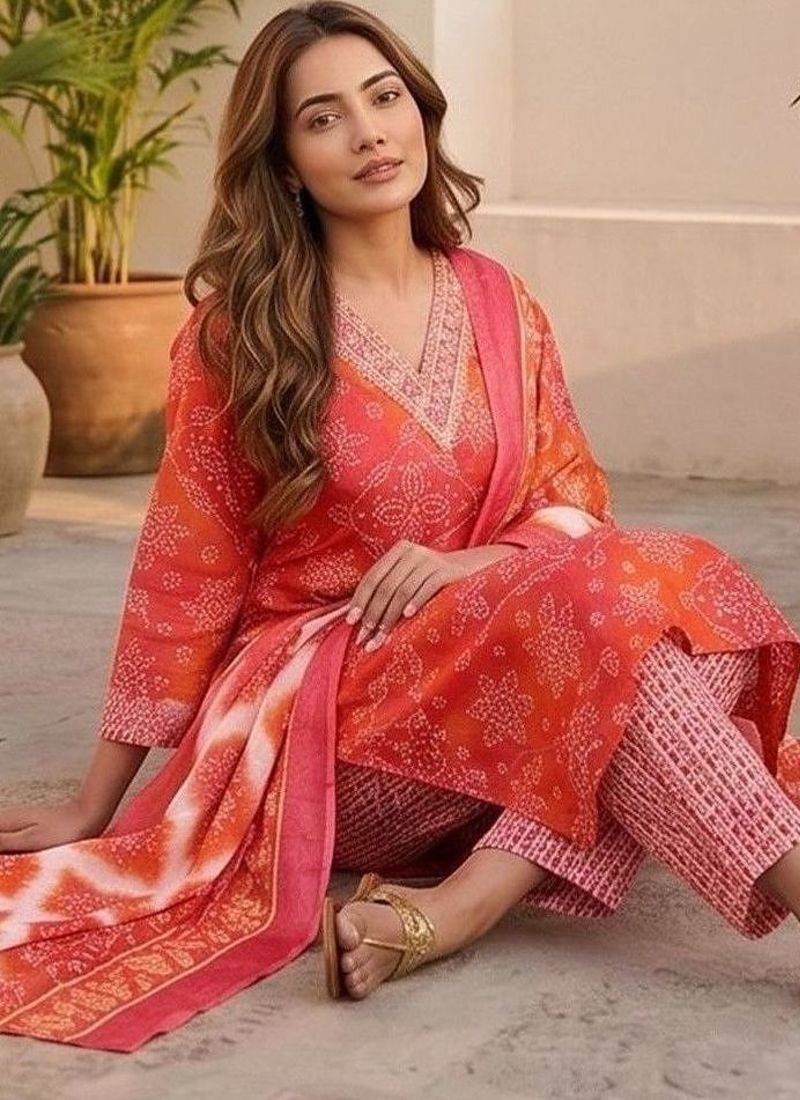Women Ethnic Motifs Printed Regular Kurta with Trousers & With Dupatta