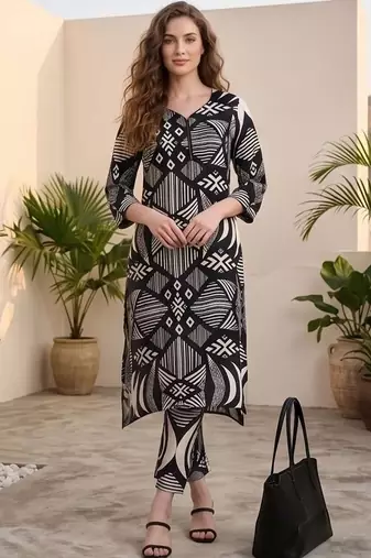 Women Printed Regular Kurta with Trousers