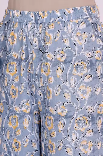 Women Floral Printed Regular Kurta with Trousers
